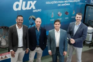 André Domingos, Márcio Del Col, Marcelo Spaziani e Bruno Arias, executivos da Dux Grupo: empresa quer alcançar R$ 25 milhões em faturamento neste ano. (Dux Grupo/Divulgação)